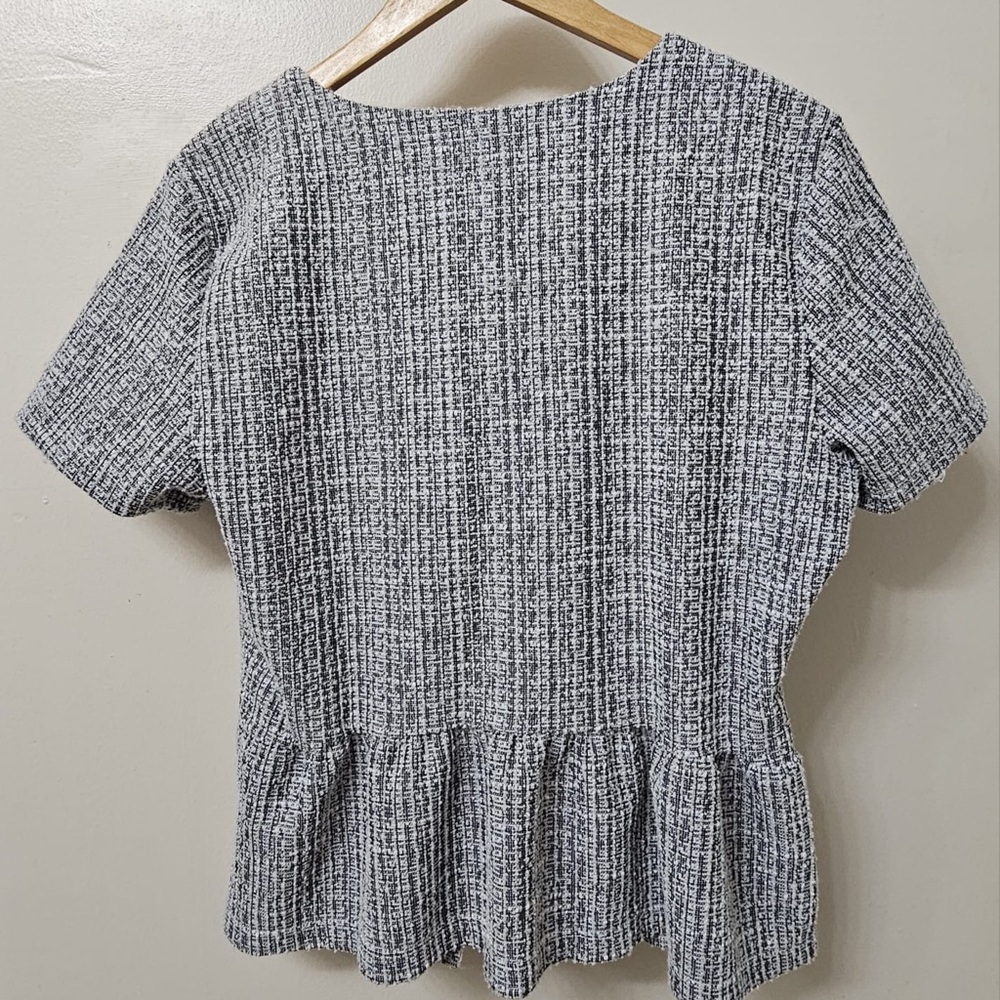NWT  Badgley Mischka short-sleeve tweed peplum top in Large - Picture 3 of 5